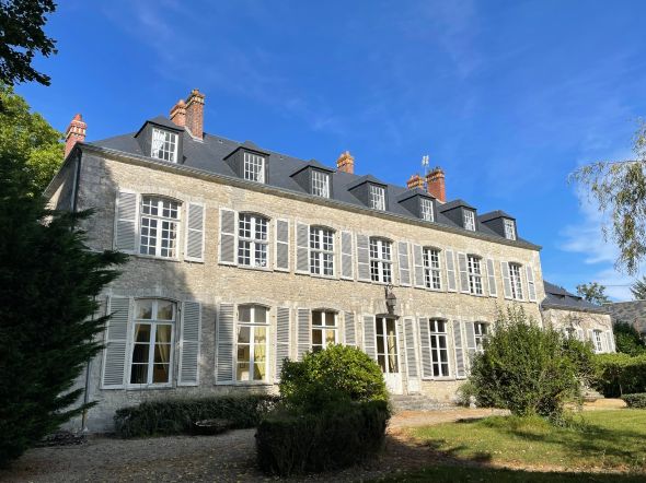 Vente Château Angerville 16 Pièces 645 m²