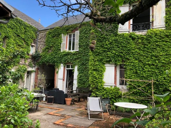 Vente Maison Saint-Jean-de-la-Ruelle 9 Pièces 400 m²