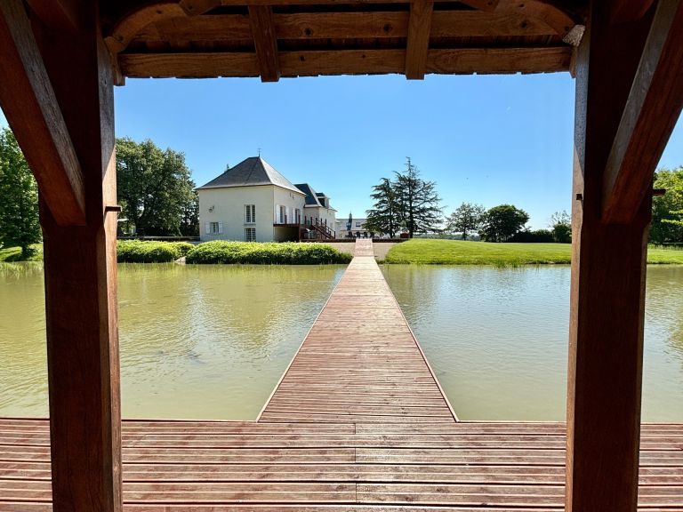 house 16 Rooms for sale on ST CYRAN DU JAMBOT (36700)