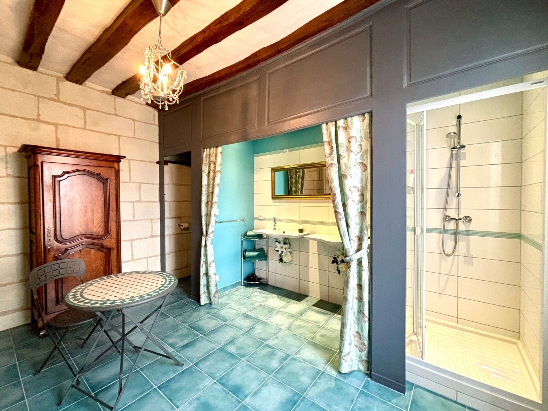 castle 25 Rooms for sale on CHINON (37500)