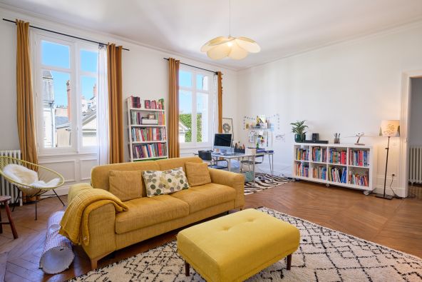 Sale House Tours 10 Rooms 328 m²