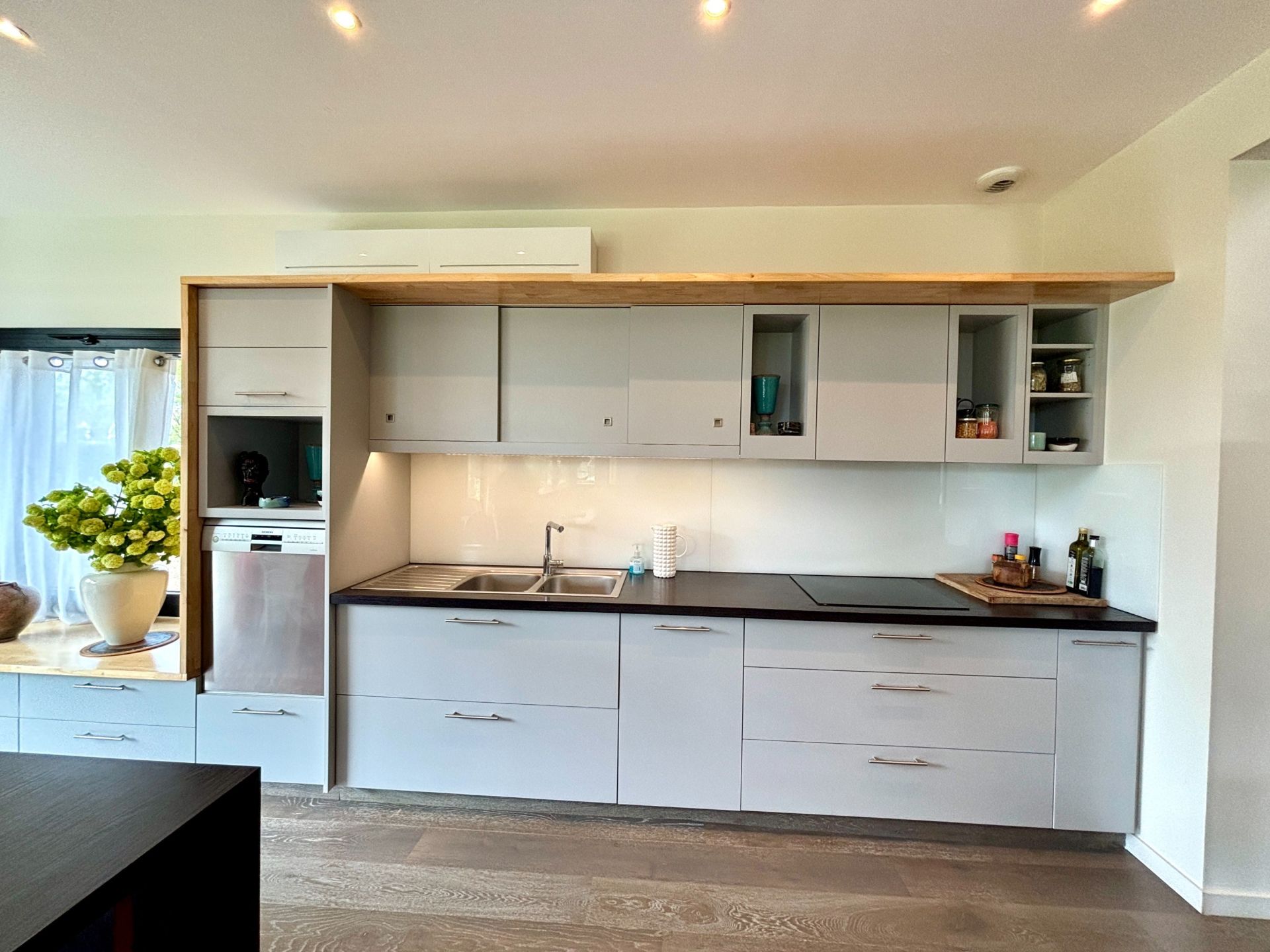 architect's house 10 Rooms for sale on ST CYR SUR LOIRE (37540)