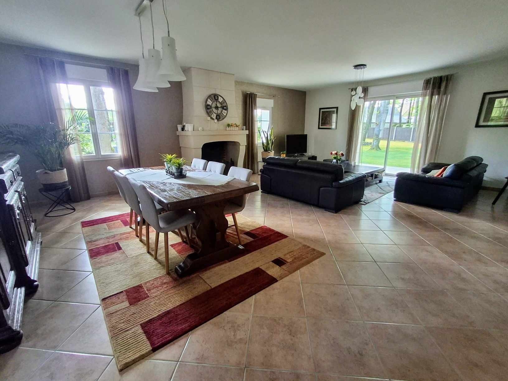 maison 7 Pièces en vente sur SAVONNIERES (37510)