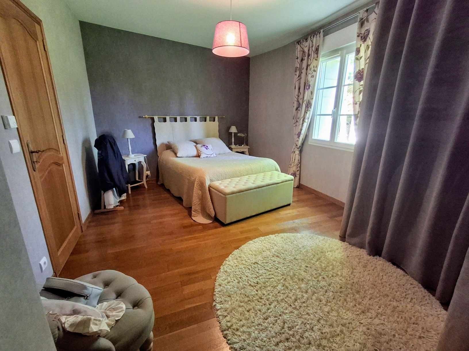 maison 7 Pièces en vente sur SAVONNIERES (37510)