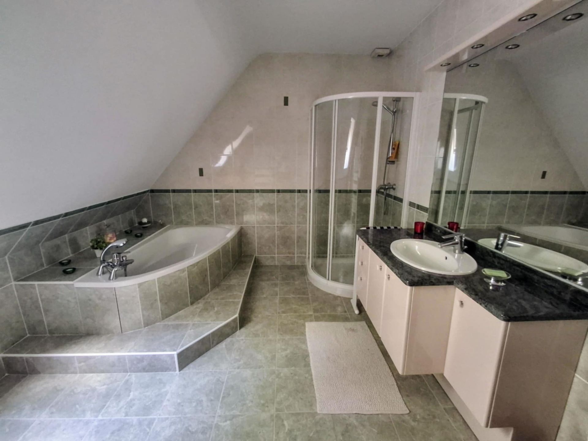 maison 7 Pièces en vente sur SAVONNIERES (37510)