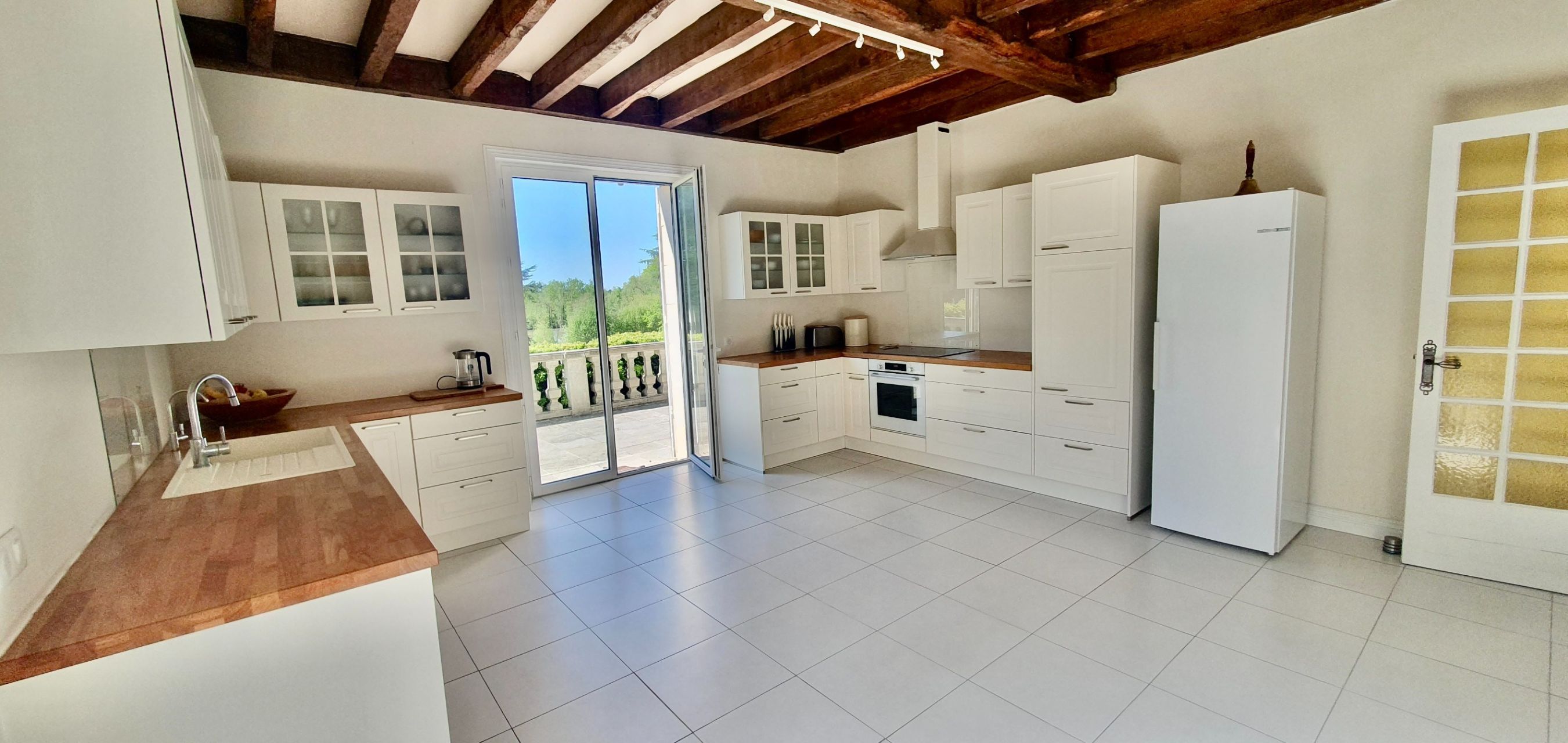 hunting estate 16 Rooms for sale on SACHE (37190)