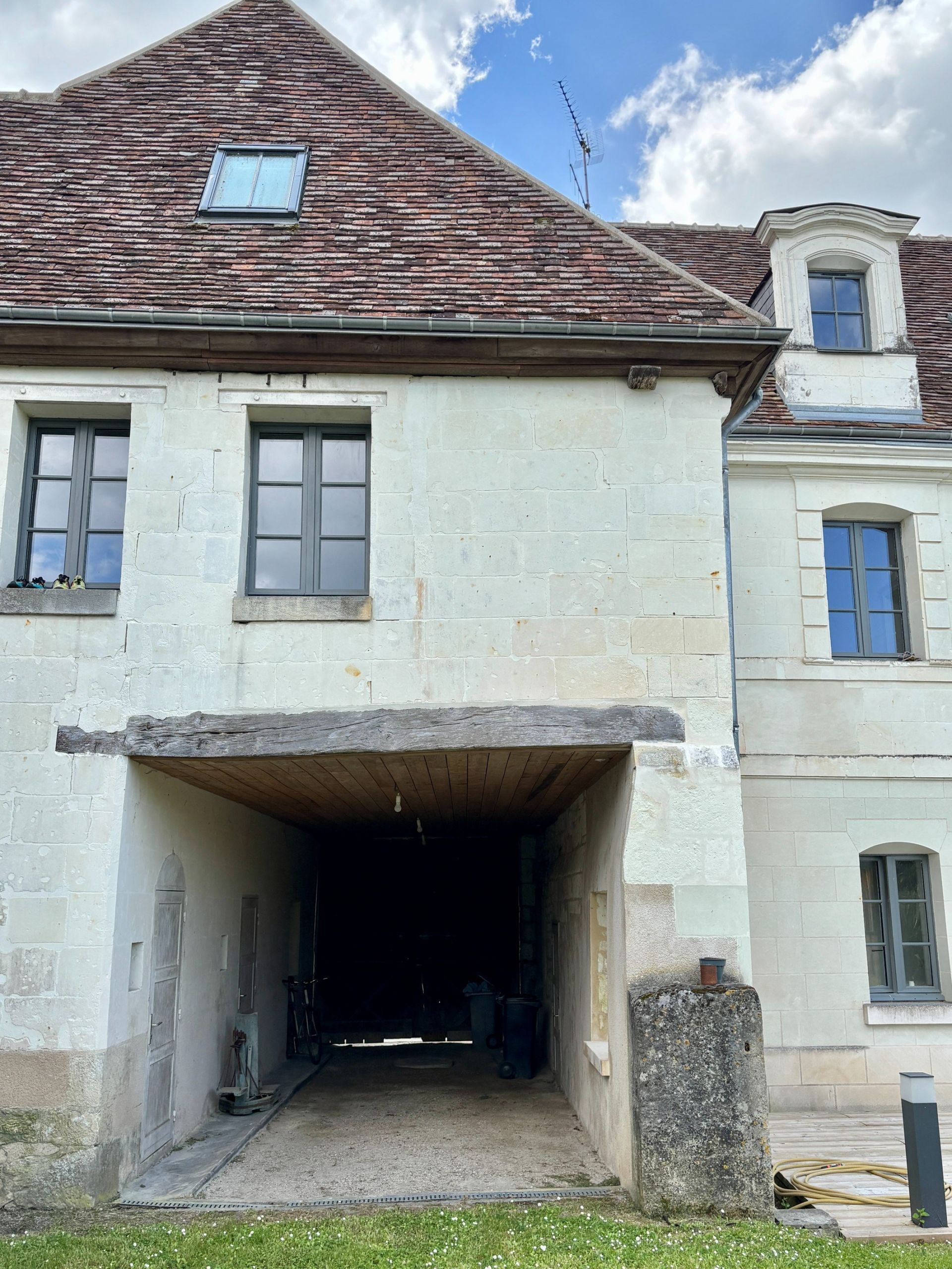 house 10 Rooms for sale on BEAULIEU LES LOCHES (37600)