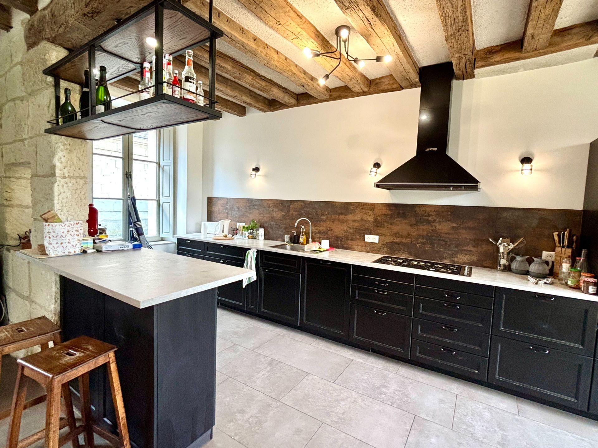 house 10 Rooms for sale on LOCHES (37600)