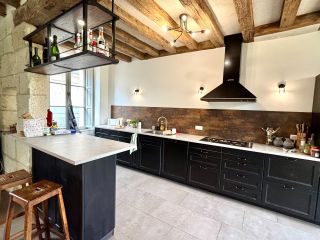 house 10 Rooms for sale on BEAULIEU LES LOCHES (37600)