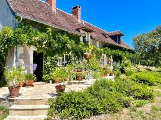 house 7 Rooms for sale on ESVES LE MOUTIER (37240)