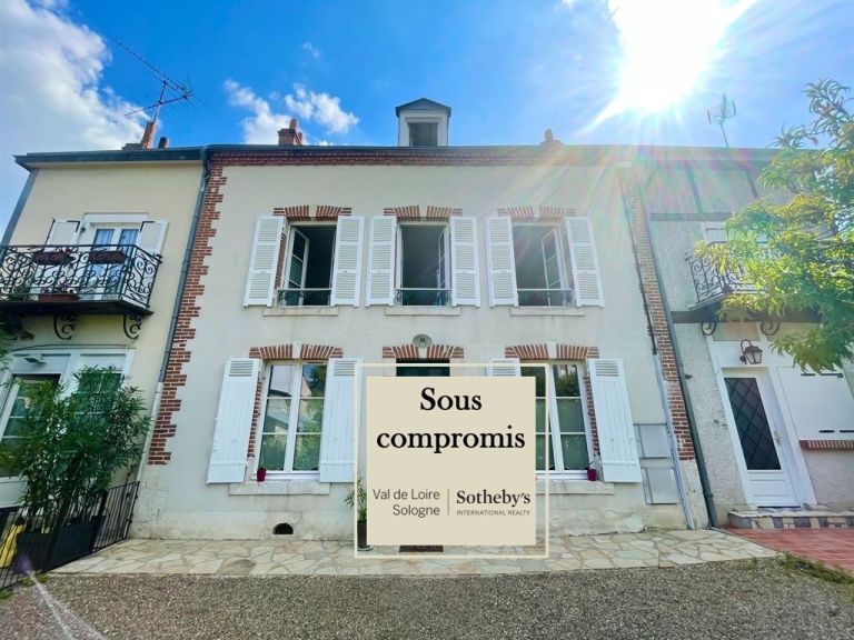 apartment 6 Rooms for sale on ORLEANS (45000)