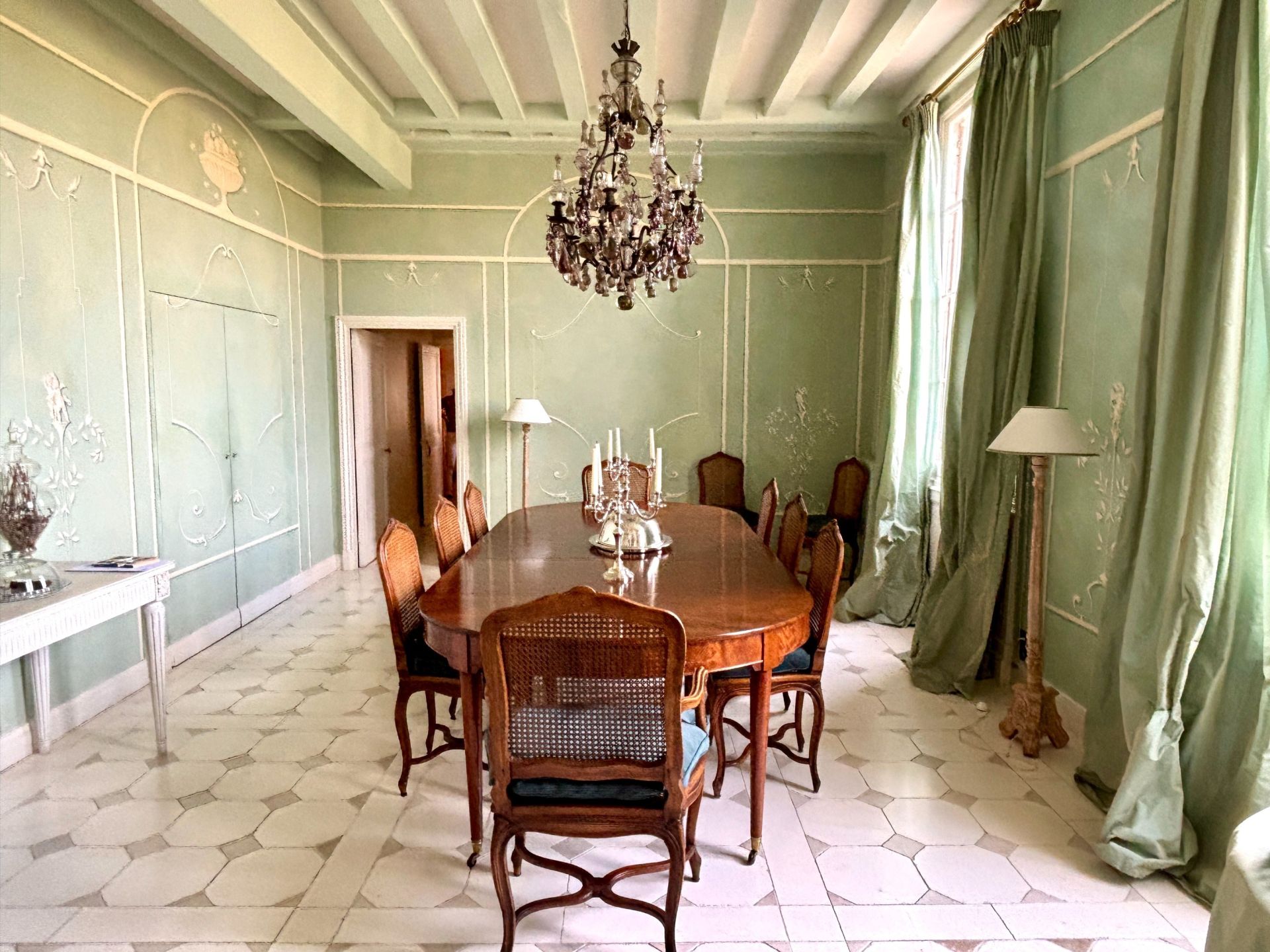 castle 15 Rooms for sale on LOCHES (37600)