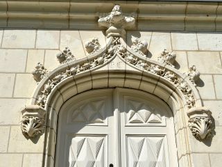 castle 15 Rooms for sale on LOCHES (37600)