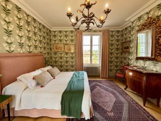 castle 15 Rooms for sale on LOCHES (37600)