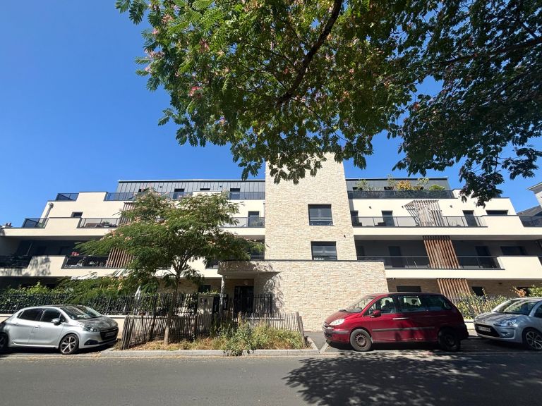 apartment 2 Rooms for sale on ORLEANS (45000)