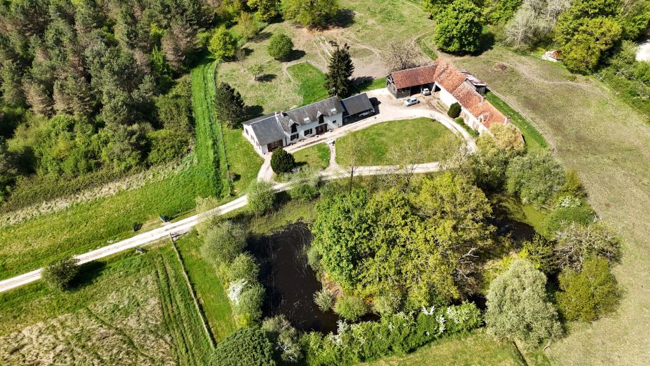 house 7 Rooms for sale on LA FERTE ST CYR (41220)