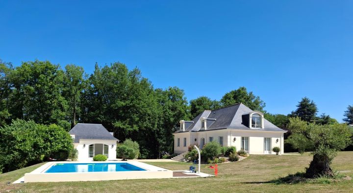 Sale House Saint-Cyr-sur-Loire 9 Rooms 275 m²