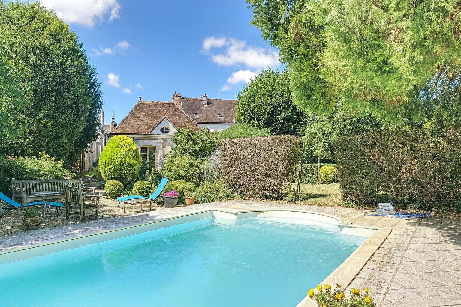 hôtel particulier 25 Pièces en vente sur AUXERRE (89000)