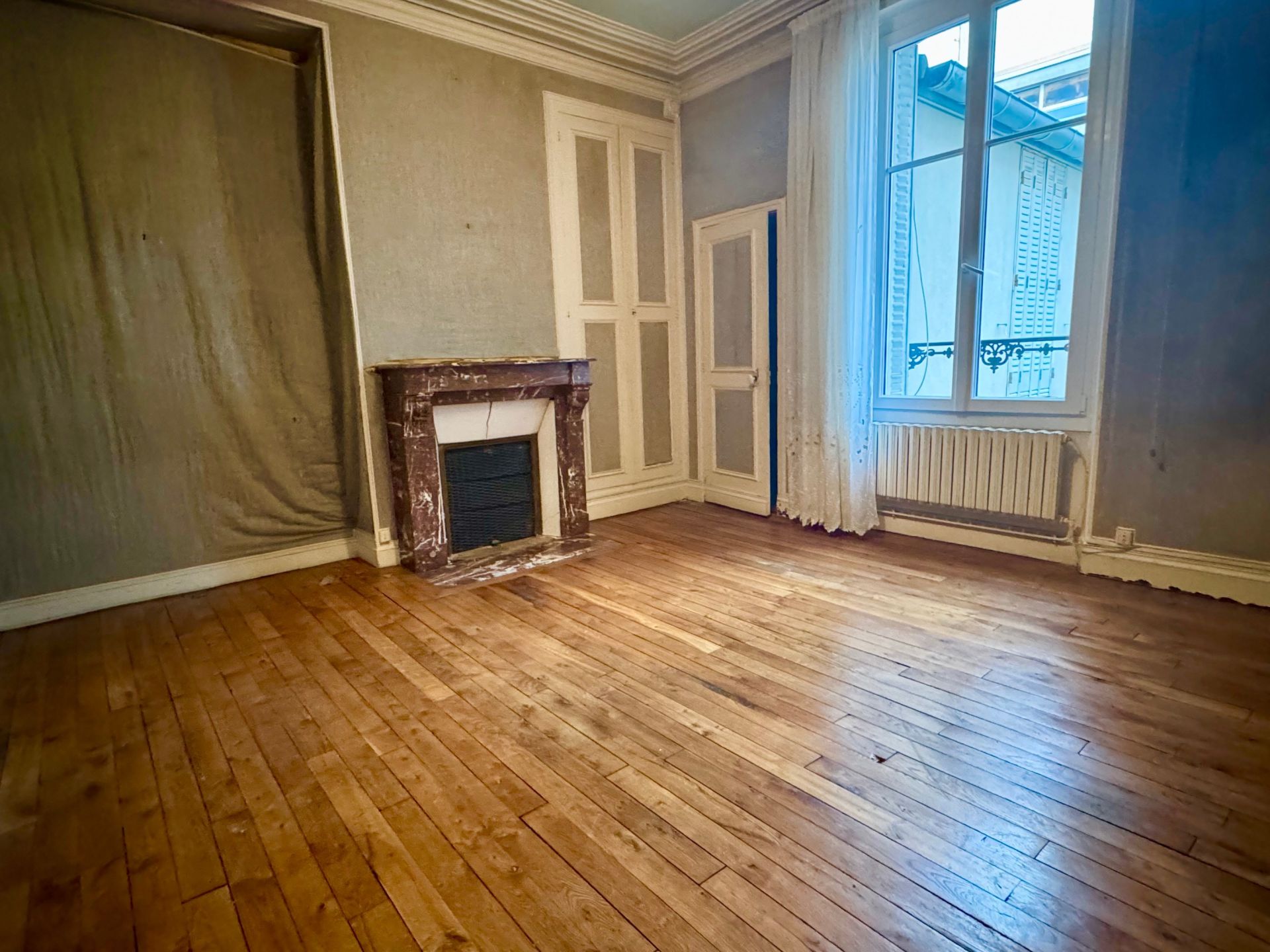 house 10 Rooms for sale on ORLEANS (45000)