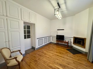 house 10 Rooms for sale on ORLEANS (45000)