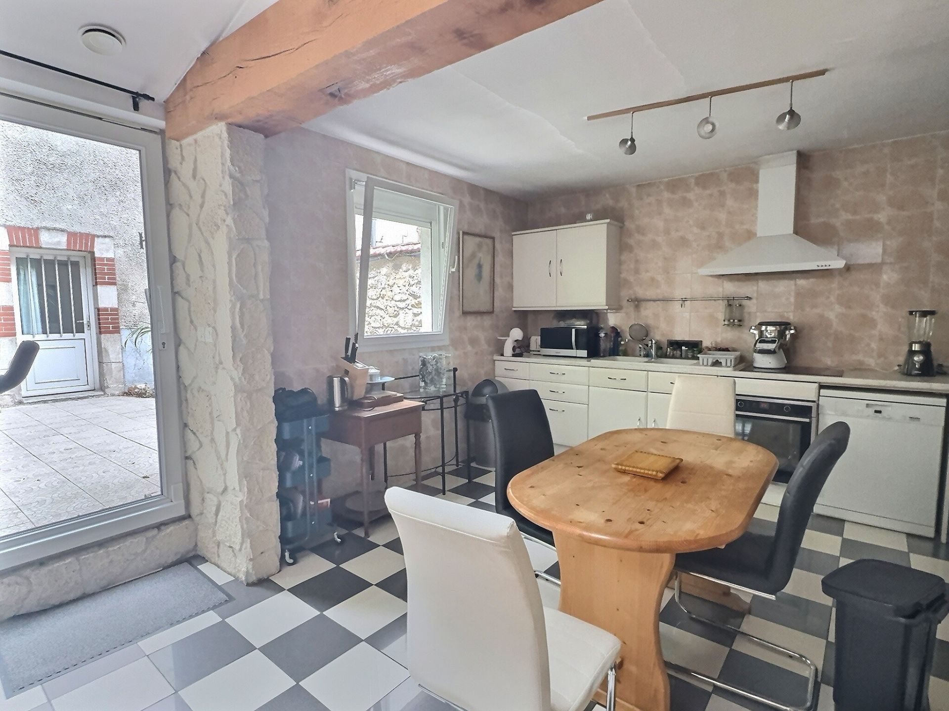 house 7 Rooms for sale on ORLEANS (45000)