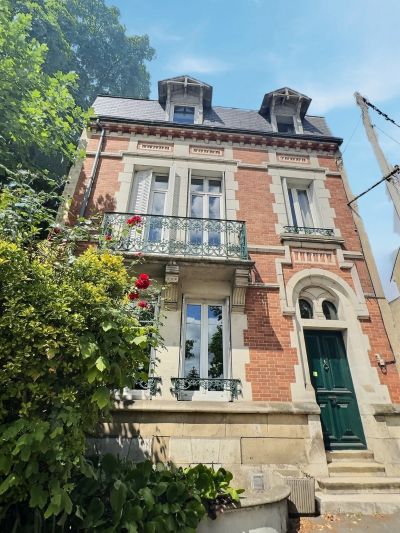 Sale House Orléans 7 Rooms 200 m²