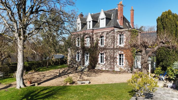 Vente Maison bourgeoise Saint-Cyr-sur-Loire 16 Pièces 462 m²