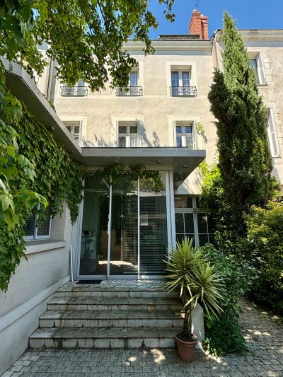 Vente Hôtel particulier Tours 14 Pièces 303 m²