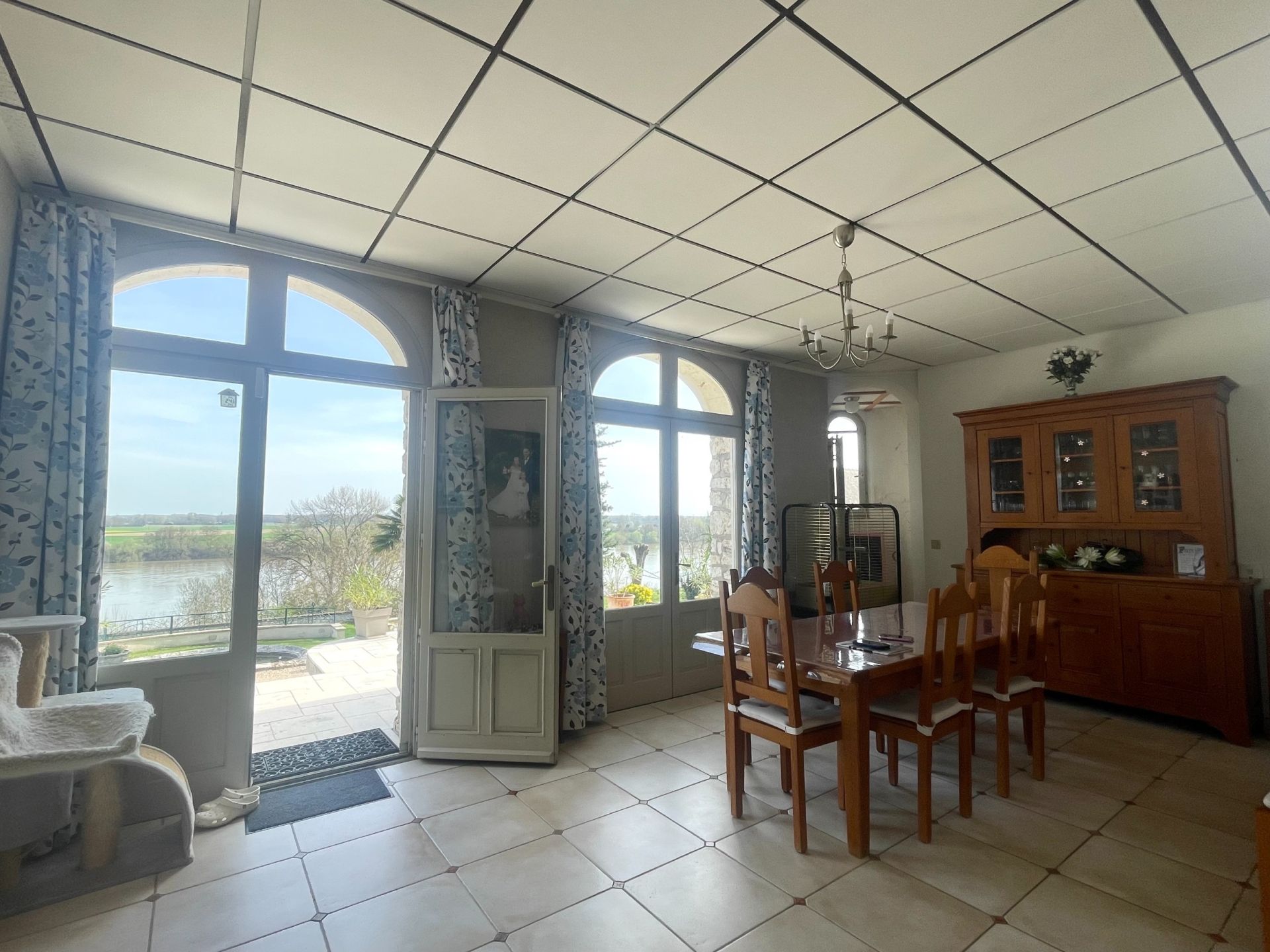 house 10 Rooms for sale on MEUNG SUR LOIRE (45130)