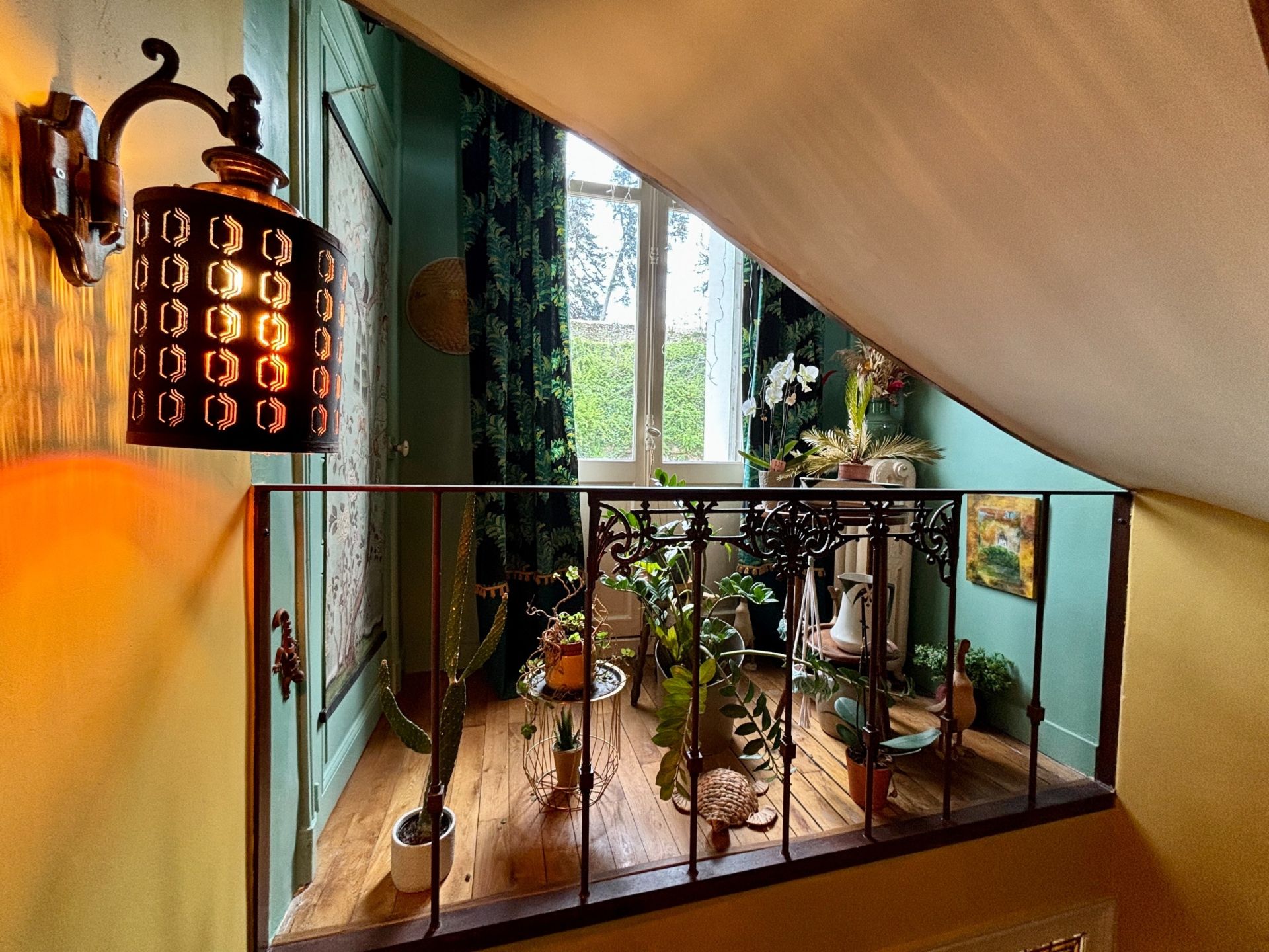 house 18 Rooms for sale on MONTLOUIS SUR LOIRE (37270)