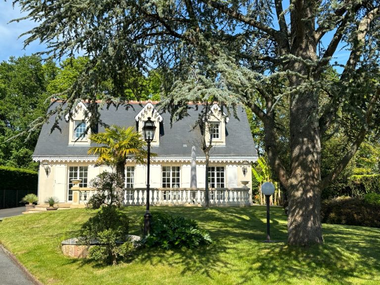 maison 7 Pièces en vente sur ST ROCH (37390)