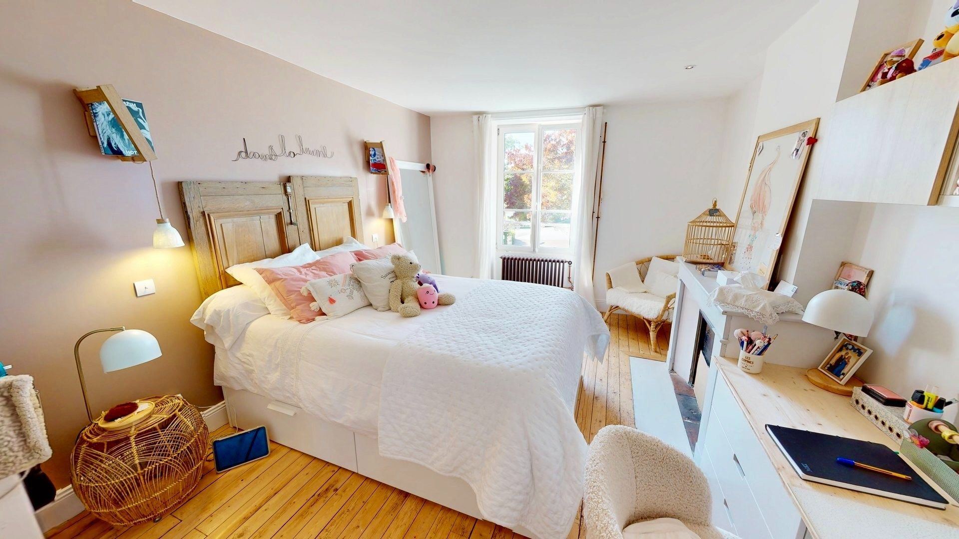 house 10 Rooms for sale on ST JEAN DE BRAYE (45800)