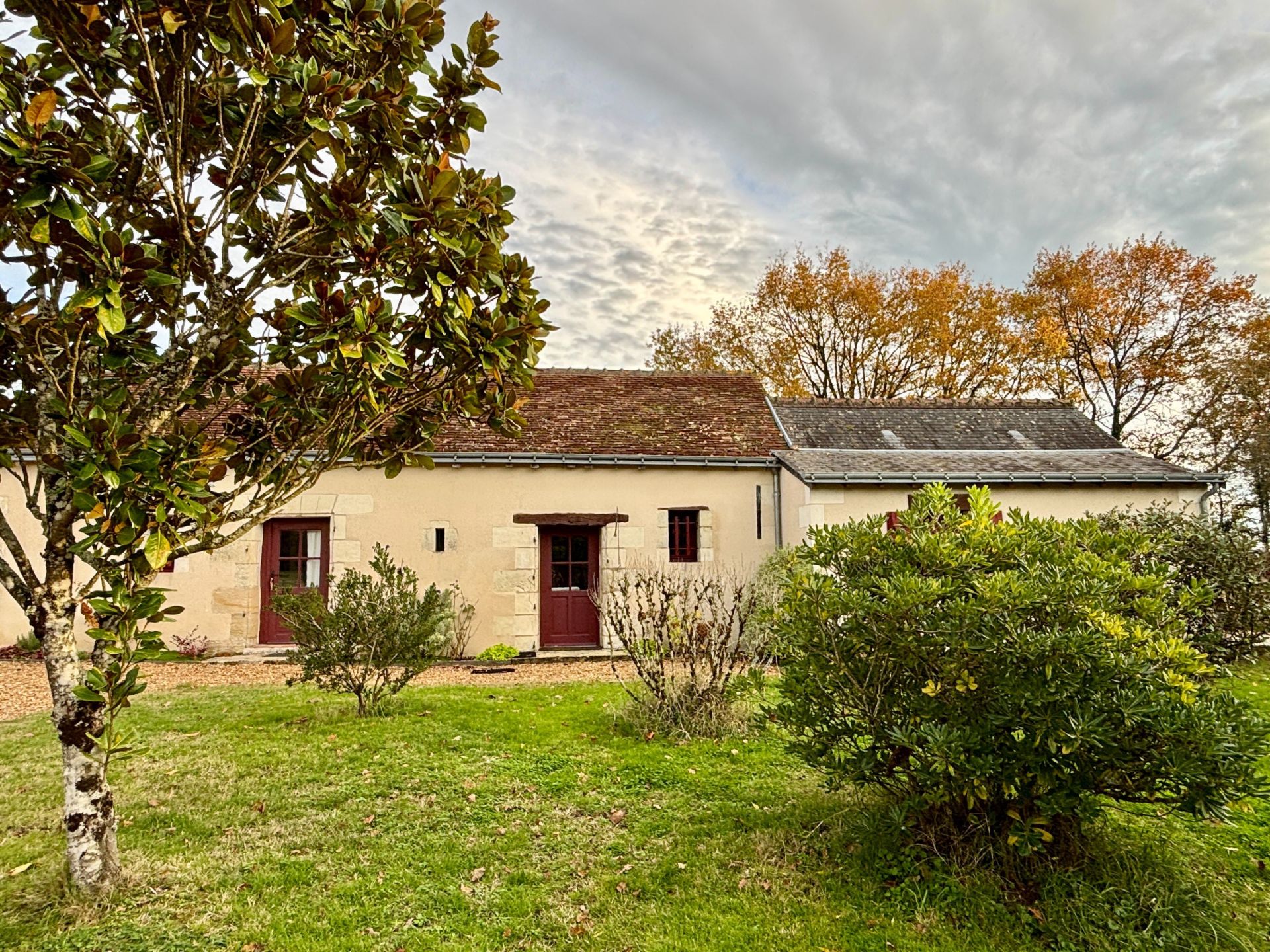 long house 11 Rooms for sale on MAZIERES DE TOURAINE (37130)