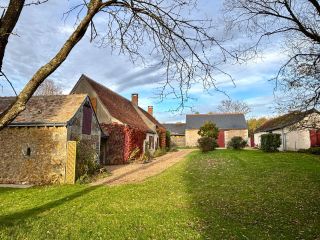 long house 11 Rooms for sale on MAZIERES DE TOURAINE (37130)