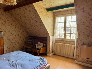 house 4 Rooms for sale on ORLEANS (45100)