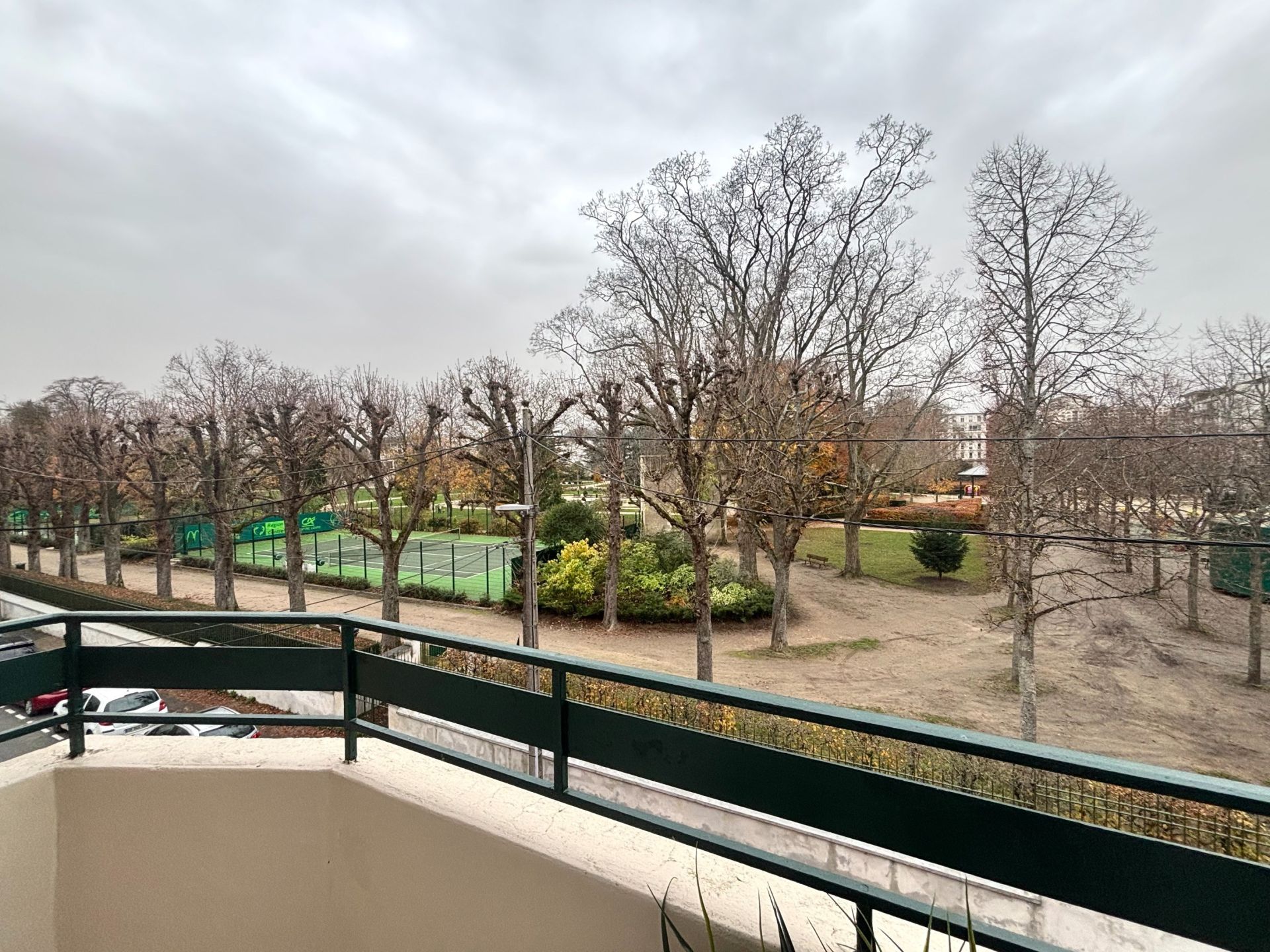 apartment 4 Rooms for sale on ORLEANS (45000)