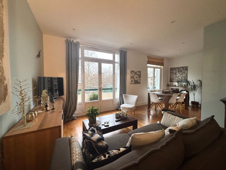 apartment 4 Rooms for sale on ORLEANS (45000)