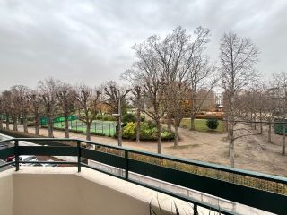 apartment 4 Rooms for sale on ORLEANS (45000)