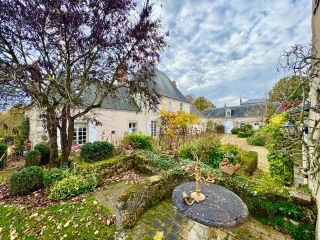 house 11 Rooms for sale on NEUILLE PONT PIERRE (37360)