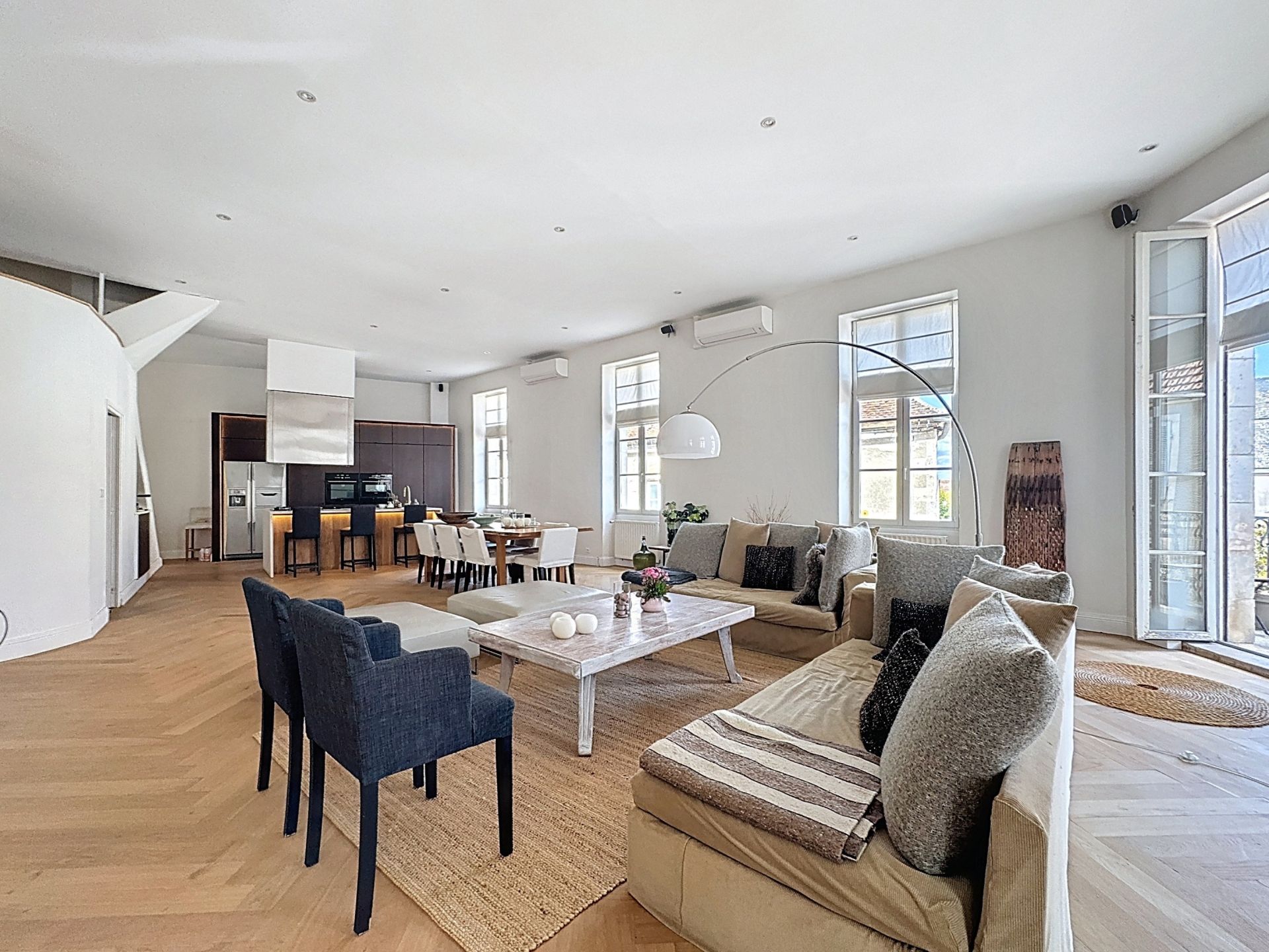 house 5 Rooms for sale on COULANGES LA VINEUSE (89580)