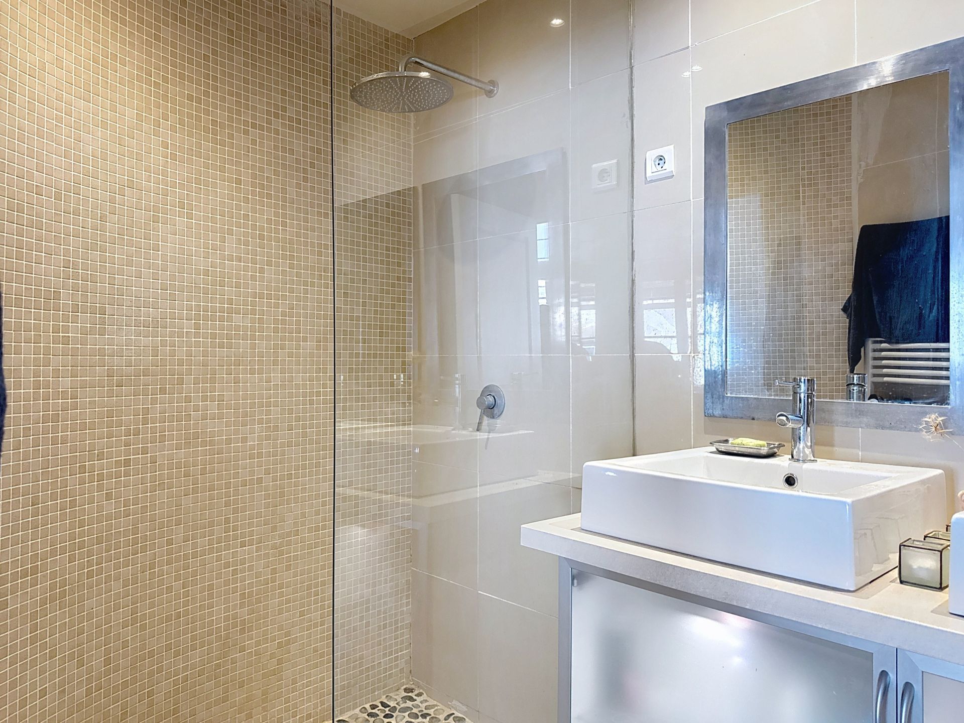 house 5 Rooms for sale on COULANGES LA VINEUSE (89580)