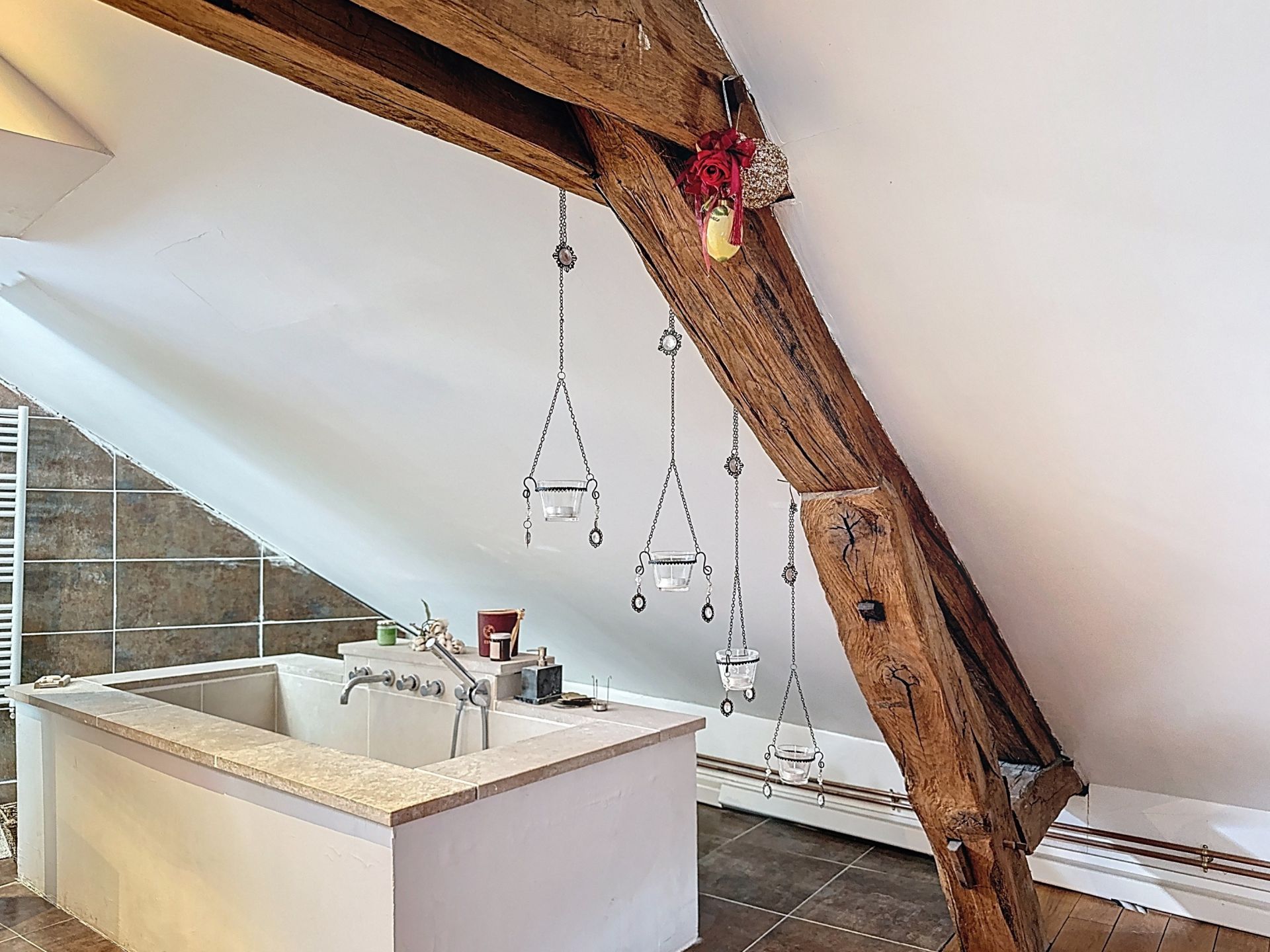 house 5 Rooms for sale on COULANGES LA VINEUSE (89580)