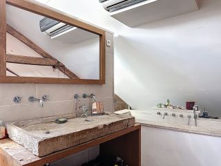 house 5 Rooms for sale on COULANGES LA VINEUSE (89580)