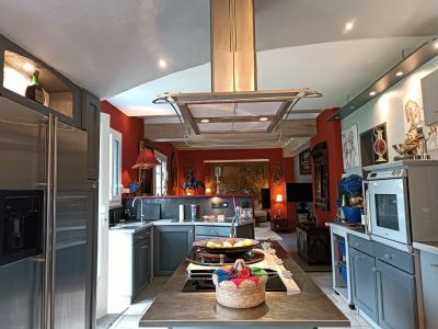 Sale House Chémery 9 Rooms 230 m²