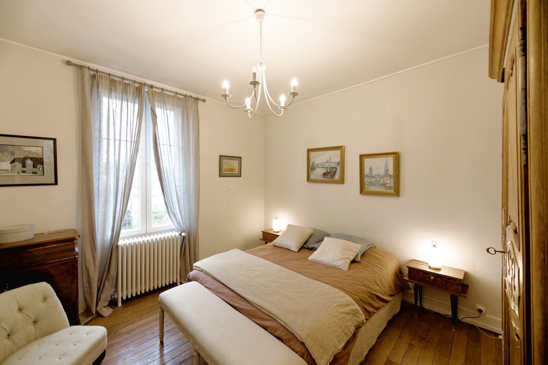 house 8 Rooms for sale on ORLEANS (45100)