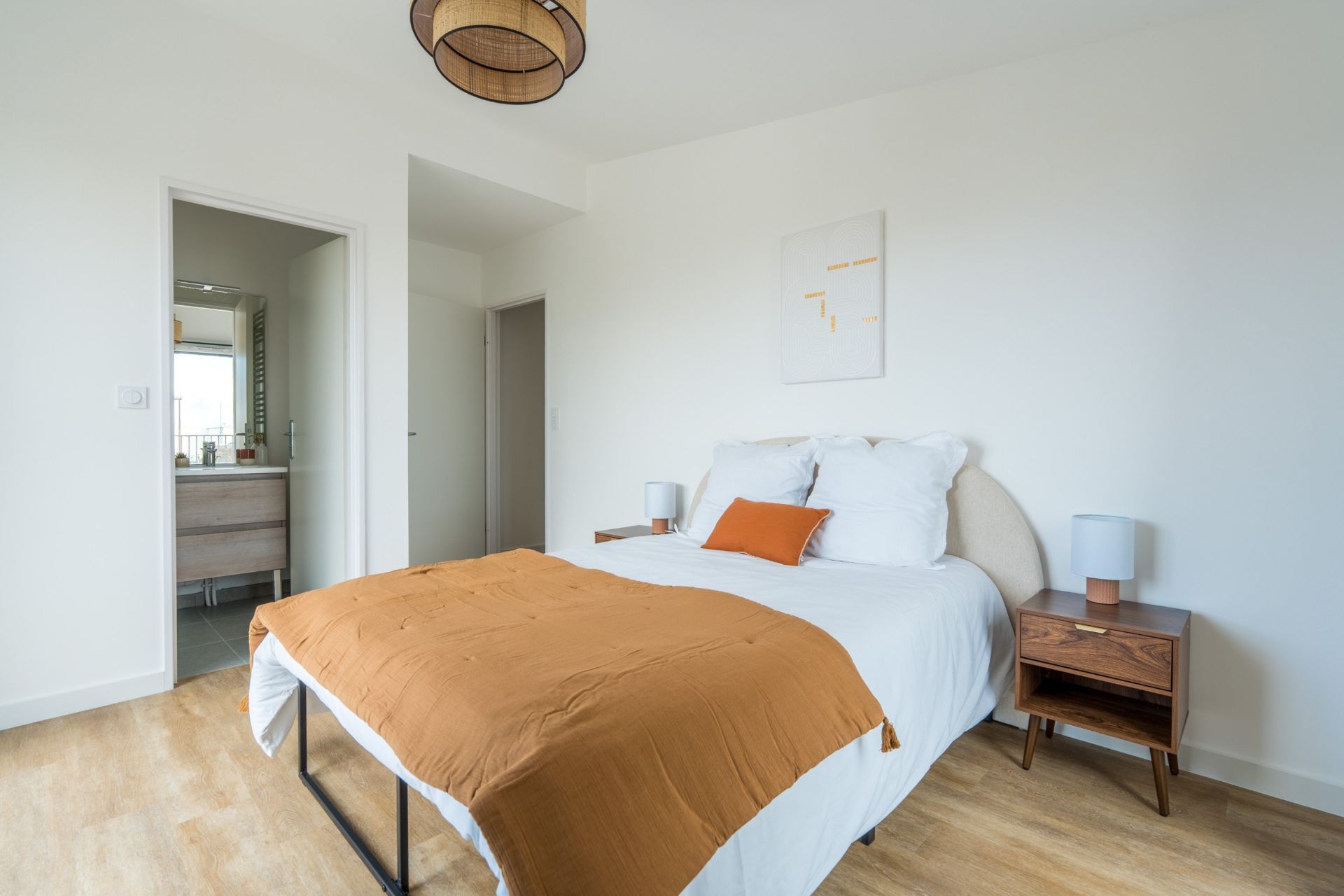 apartment 5 Rooms for sale on ORLEANS (45000)