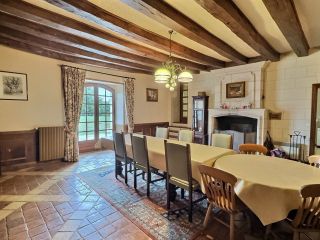 house 7 Rooms for sale on AMBOISE (37400)