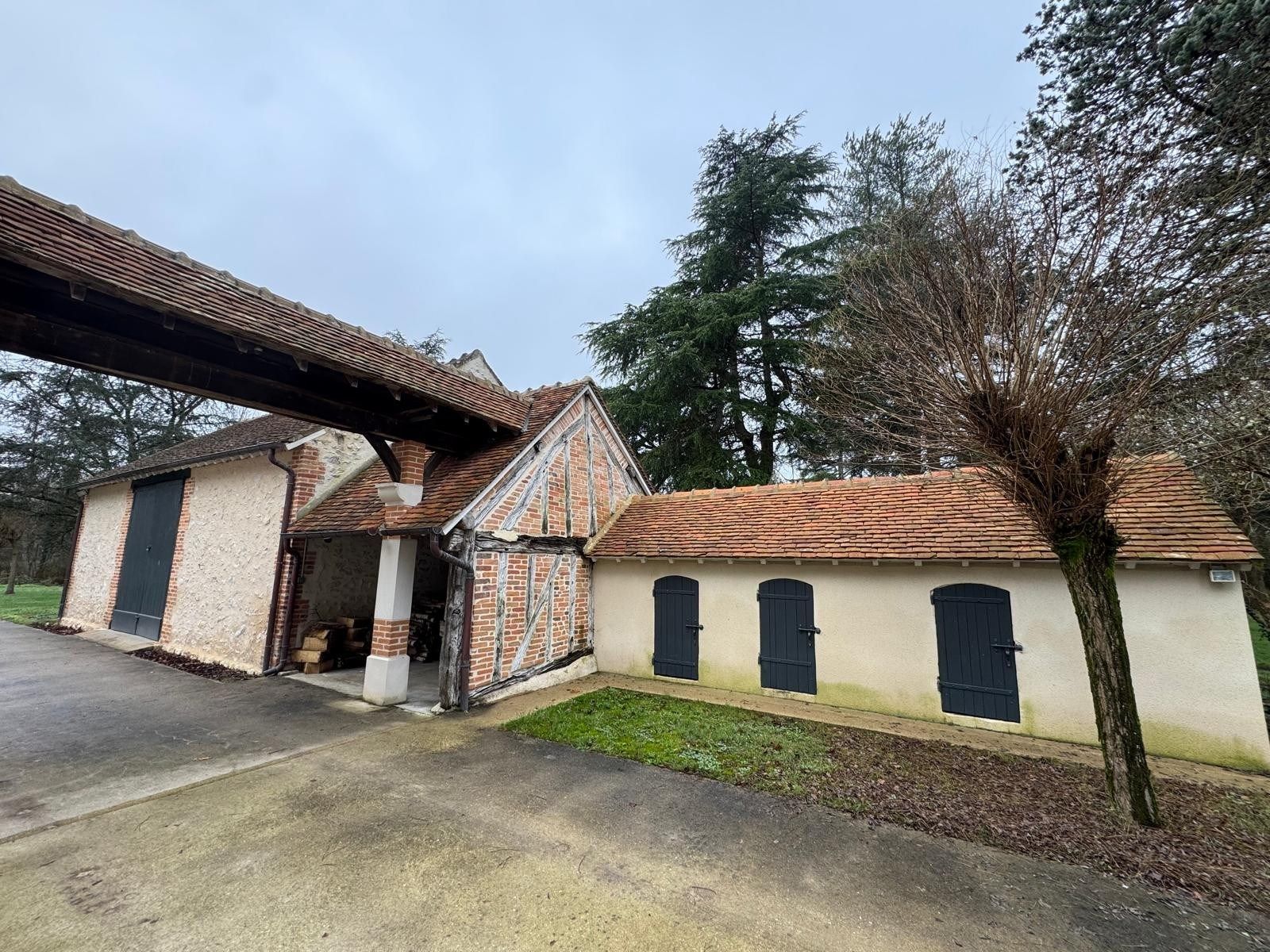 house 7 Rooms for sale on DHUIZON (41220)