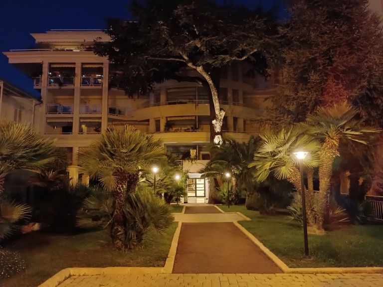 apartment 1 room for sale on CANNES (06400)