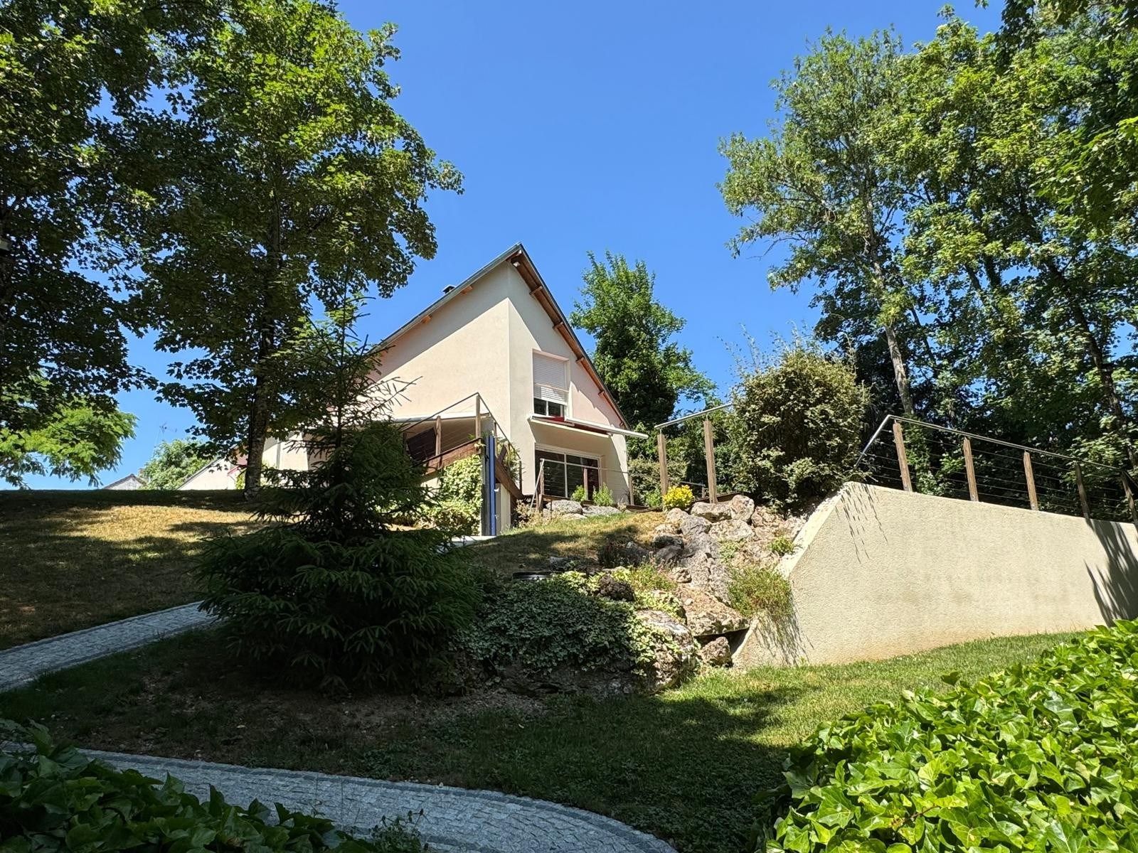 house 7 Rooms for sale on LA CHAPELLE ST MESMIN (45380)